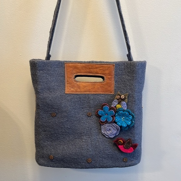 Felted wool bag tote with felted adornments - Picture 3 of 9